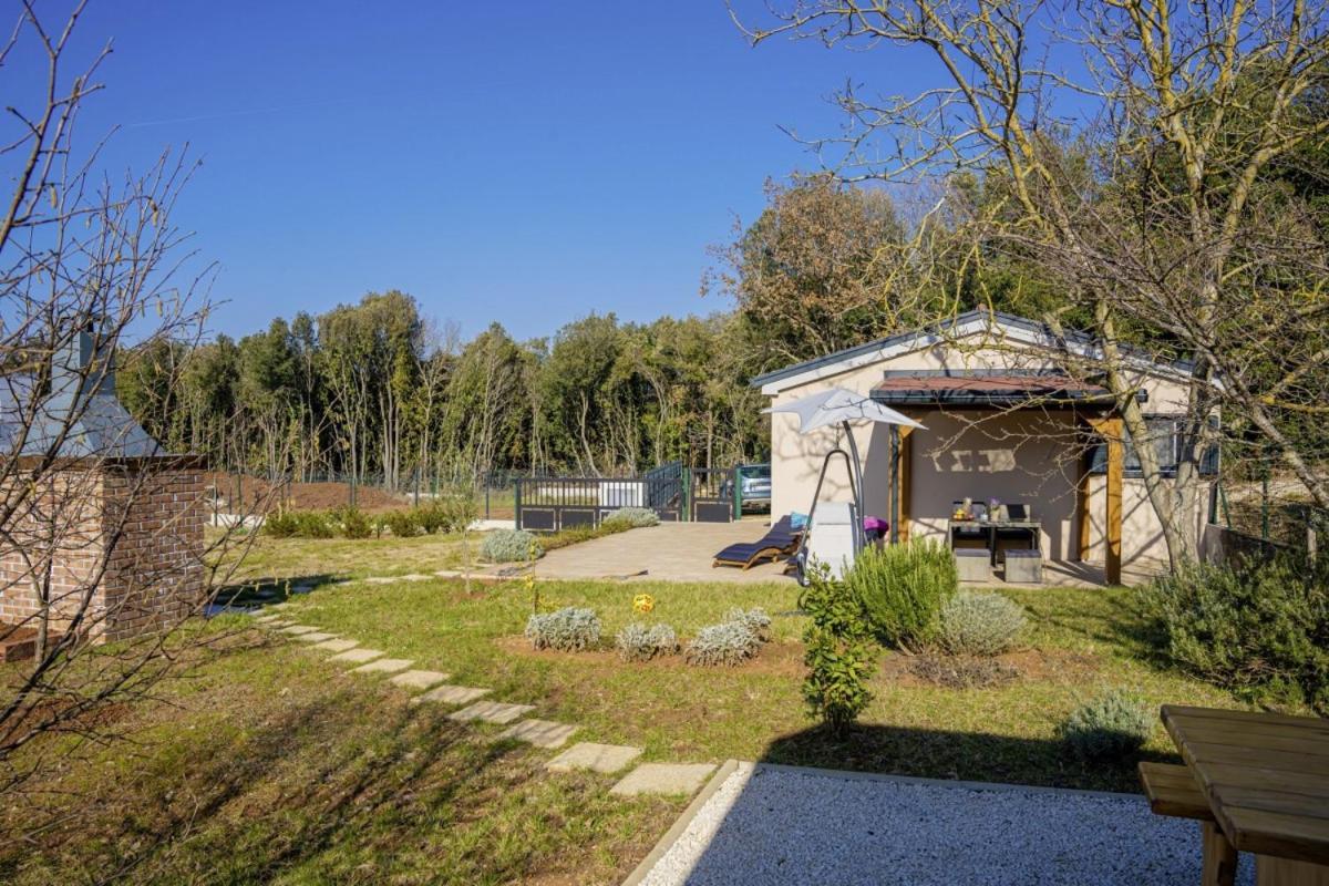 Villa Modean In Pula - Haus Fuer 2-3 Personen Exterior foto