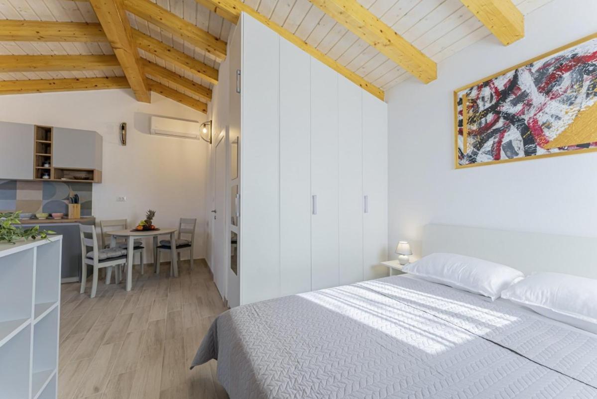 Villa Modean In Pula - Haus Fuer 2-3 Personen Exterior foto