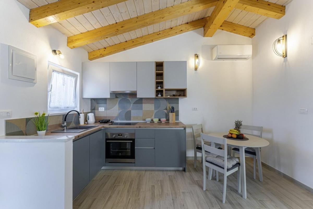 Villa Modean In Pula - Haus Fuer 2-3 Personen Exterior foto