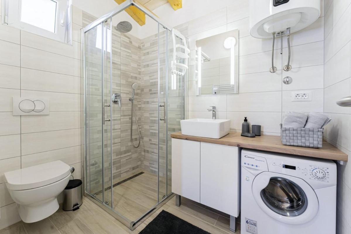 Villa Modean In Pula - Haus Fuer 2-3 Personen Exterior foto